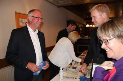 Peter de Boer am Stand der CDU Sande
